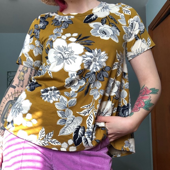 Floral Print Top - Picture 3 of 12